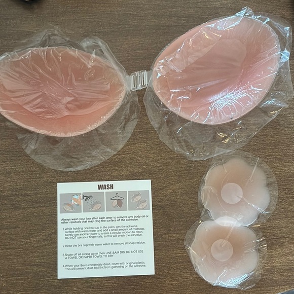 Seamless Adhesive Bra in Pink - Picture 3 of 4